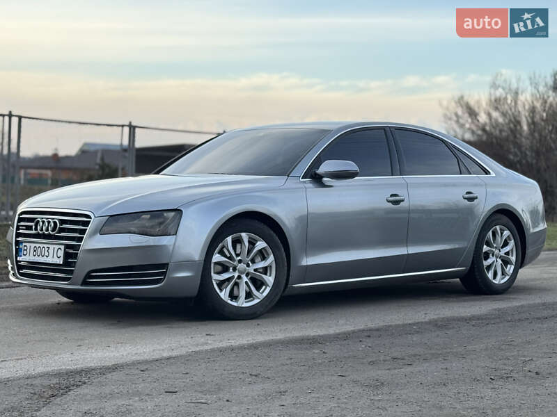 Седан Audi A8 2012 в Полтаві