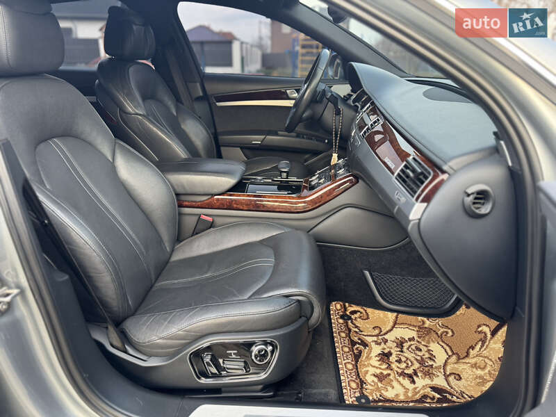 Седан Audi A8 2012 в Полтаві