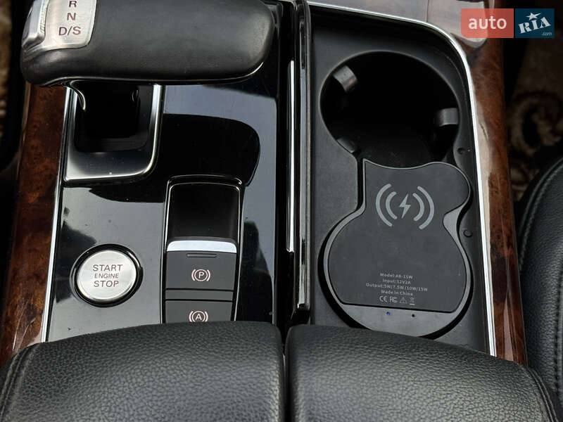 Седан Audi A8 2012 в Полтаві