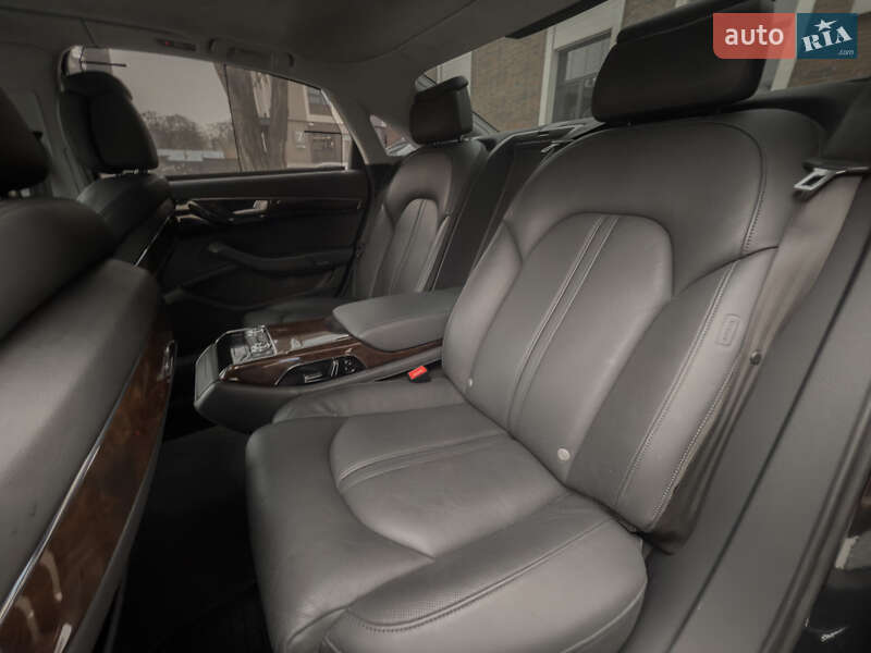 Седан Audi A8 2014 в Киеве