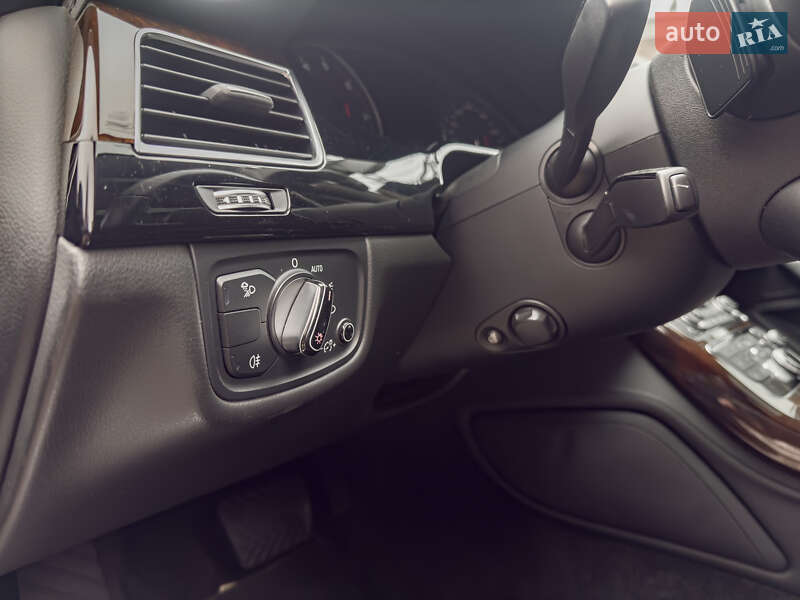 Седан Audi A8 2014 в Киеве