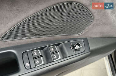 Седан Audi A8 2017 в 