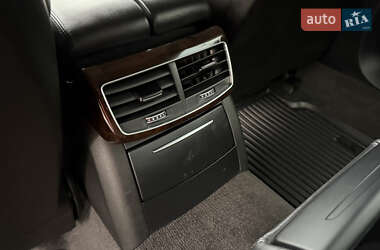 Седан Audi A8 2017 в 