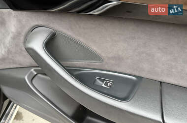 Седан Audi A8 2017 в 