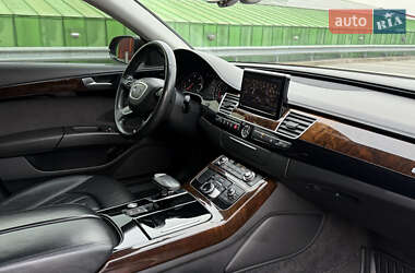 Седан Audi A8 2017 в 