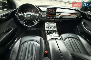 Седан Audi A8 2017 в 