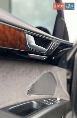 Седан Audi A8 2011 в 