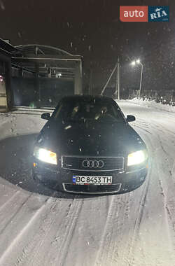 Седан Audi A8 2004 в 