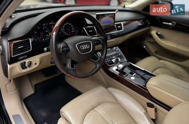 Седан Audi A8 2011 в 