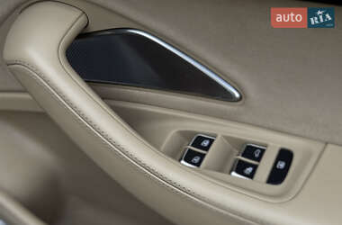 Седан Audi A8 2011 в 