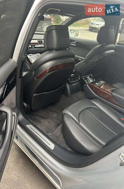 Седан Audi A8 2012 в 