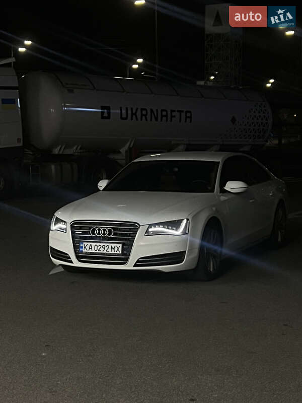 Седан Audi A8 2012 в Києві