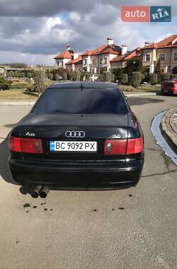 Седан Audi A8 1995 в 