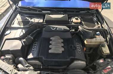 Седан Audi A8 1995 в 