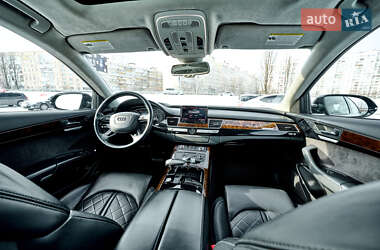 Седан Audi A8 2017 в 