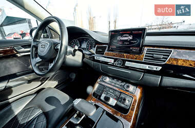Седан Audi A8 2017 в 