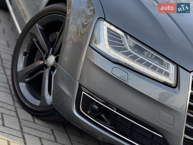 Седан Audi A8 2015 в Дрогобыче