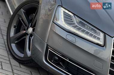 Седан Audi A8 2015 в 