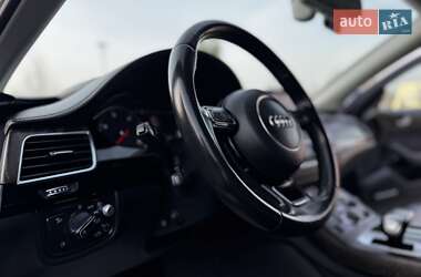 Седан Audi A8 2015 в 