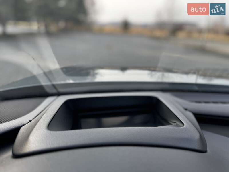 Седан Audi A8 2015 в Дрогобыче