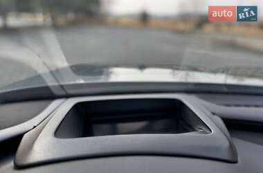 Седан Audi A8 2015 в 