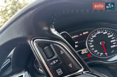 Седан Audi A8 2015 в 