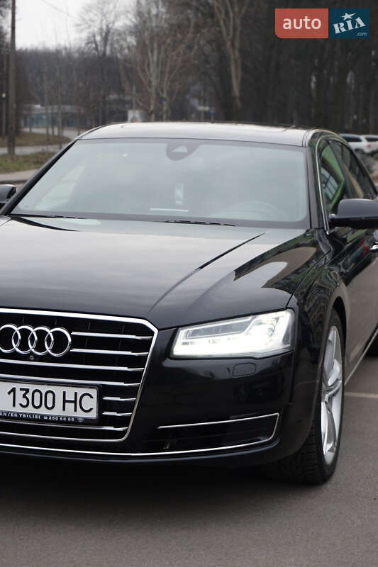 Седан Audi A8 2014 в Виннице