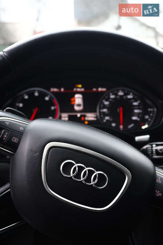 Седан Audi A8 2014 в Виннице