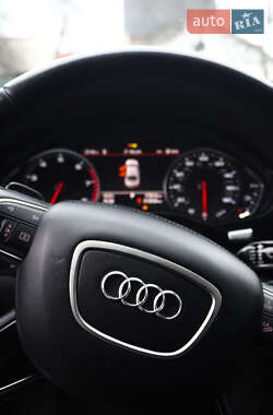 Седан Audi A8 2014 в 