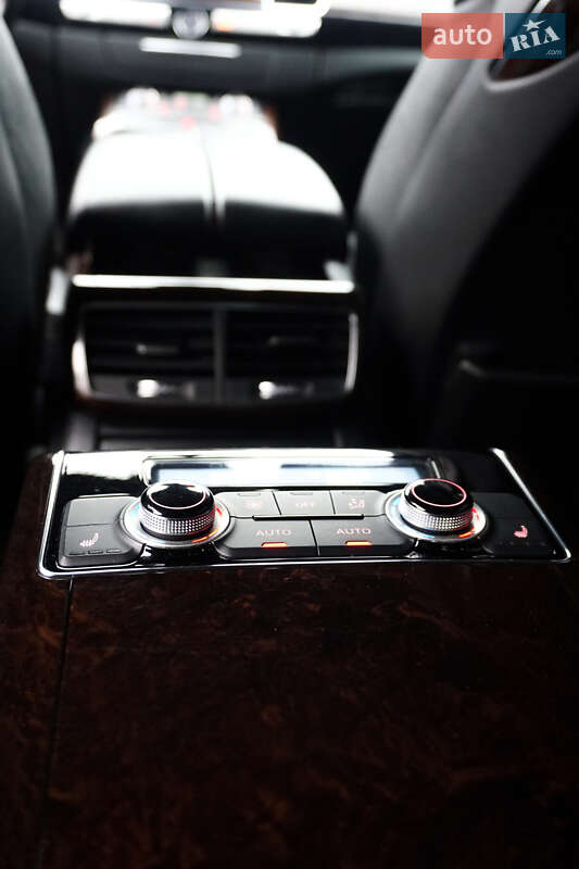 Седан Audi A8 2014 в Виннице