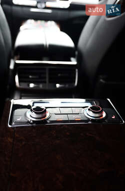 Седан Audi A8 2014 в 