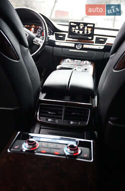 Седан Audi A8 2014 в 