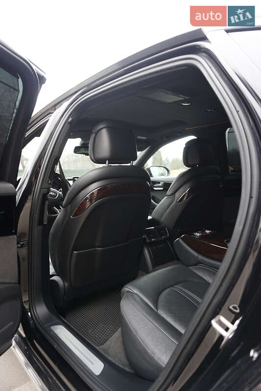 Седан Audi A8 2014 в Виннице