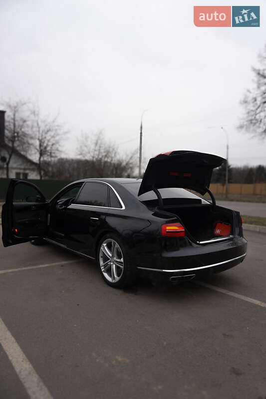 Седан Audi A8 2014 в Виннице
