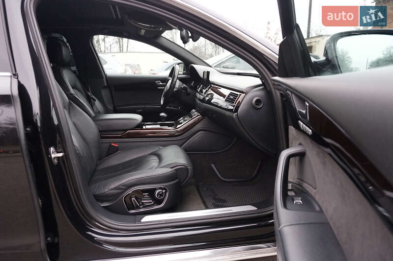 Седан Audi A8 2014 в Виннице