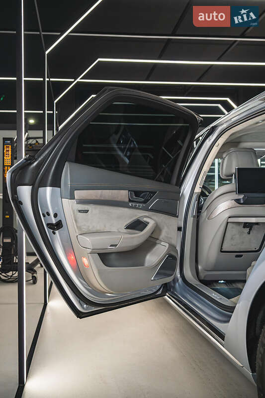 Седан Audi A8 2014 в Киеве