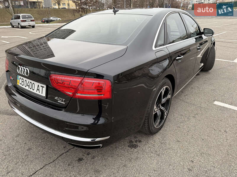 Седан Audi A8 2012 в Києві