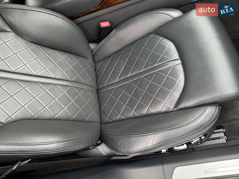 Седан Audi A8 2012 в Києві