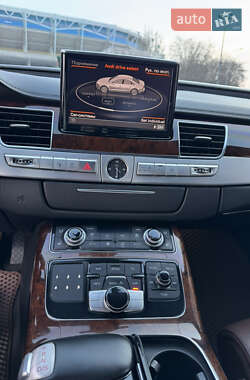 Седан Audi A8 2012 в Дніпрі