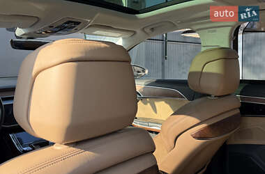 Седан Audi A8 2018 в 