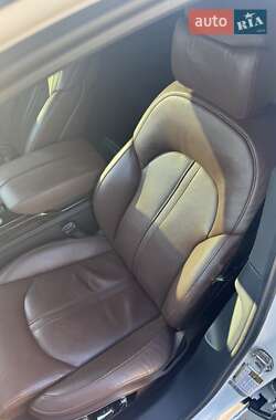 Седан Audi A8 2015 в 
