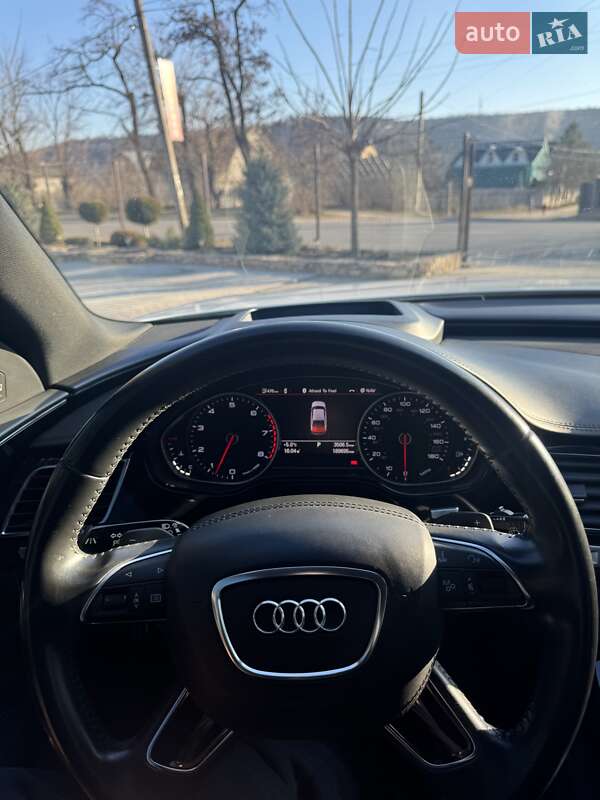 Седан Audi A8 2015 в Могилев-Подольске