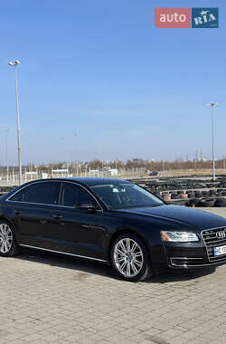 Седан Audi A8 2015 в Львові