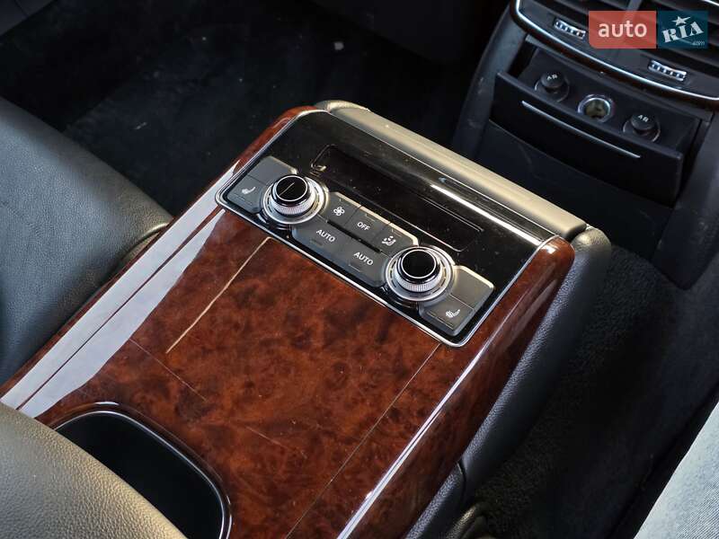Седан Audi A8 2012 в Тернополе