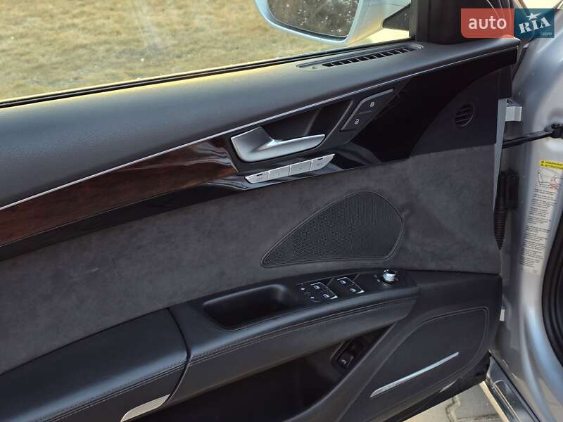Седан Audi A8 2012 в Тернополе