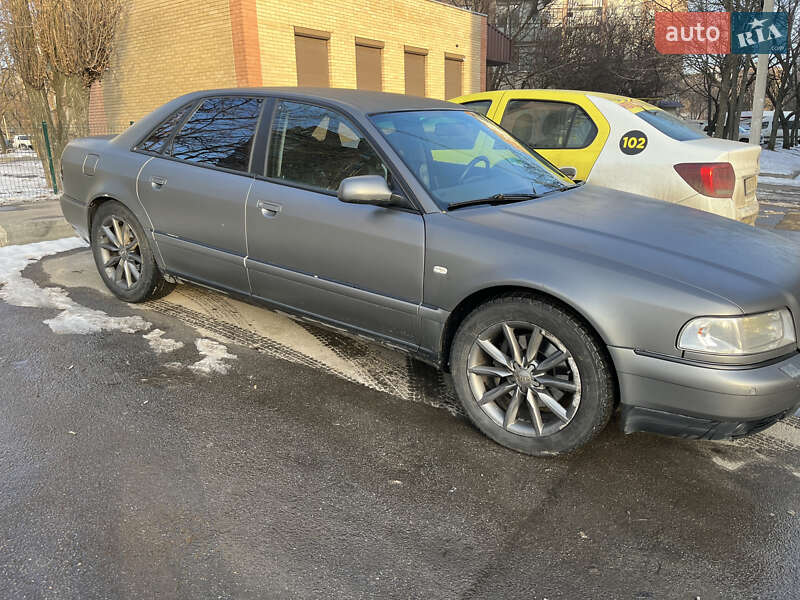 Седан Audi A8 1997 в Харькове
