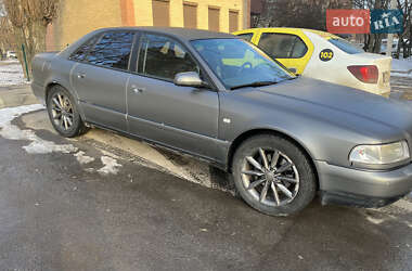 Седан Audi A8 1997 в 