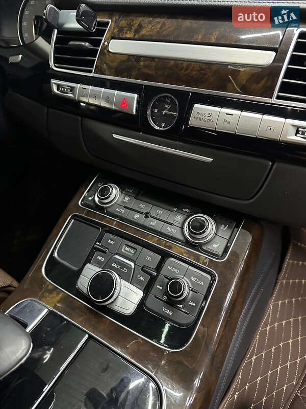 Седан Audi A8 2017 в Одессе