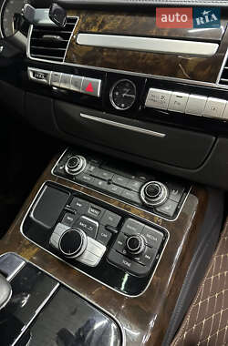 Седан Audi A8 2017 в 