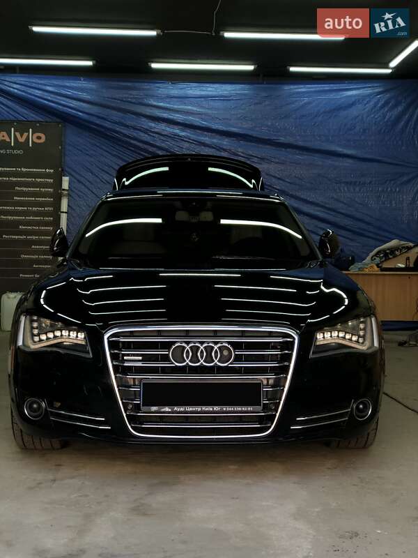 Седан Audi A8 2011 в 